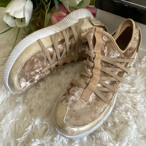 LAST PAIR! Qupid Gold Velvet Tennis Shoes - Picture 5 of 9